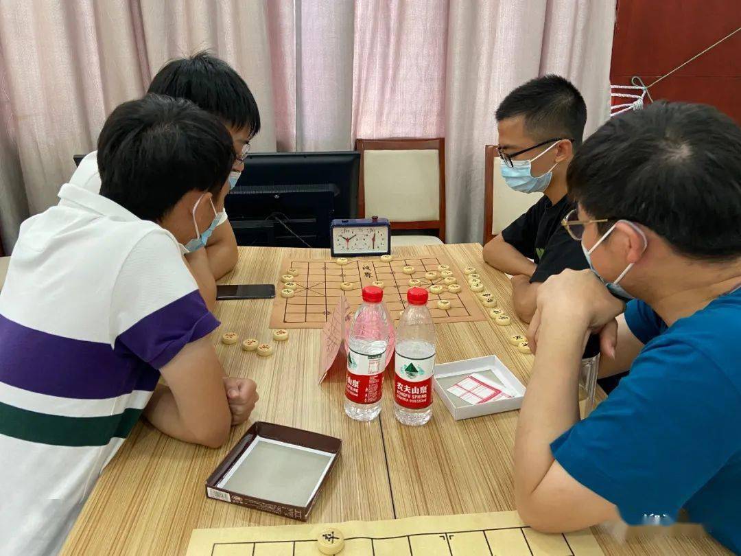 一副象棋还有楚河汉界 猜成语_象棋楚河汉界图片(2)