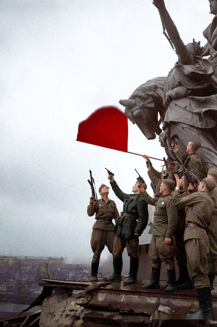 10张苏联彩色老照片从俄罗斯末代皇帝全家福到二战美女狙击手
