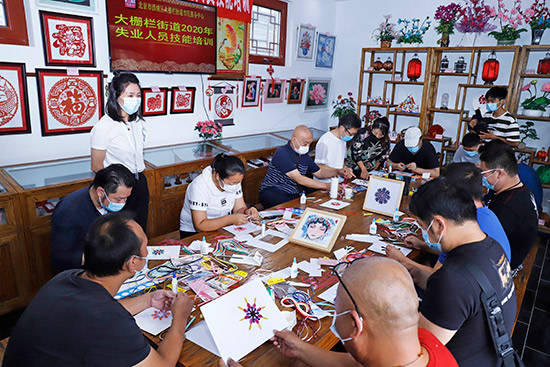 大栅栏地区常住人口_常住人口登记卡