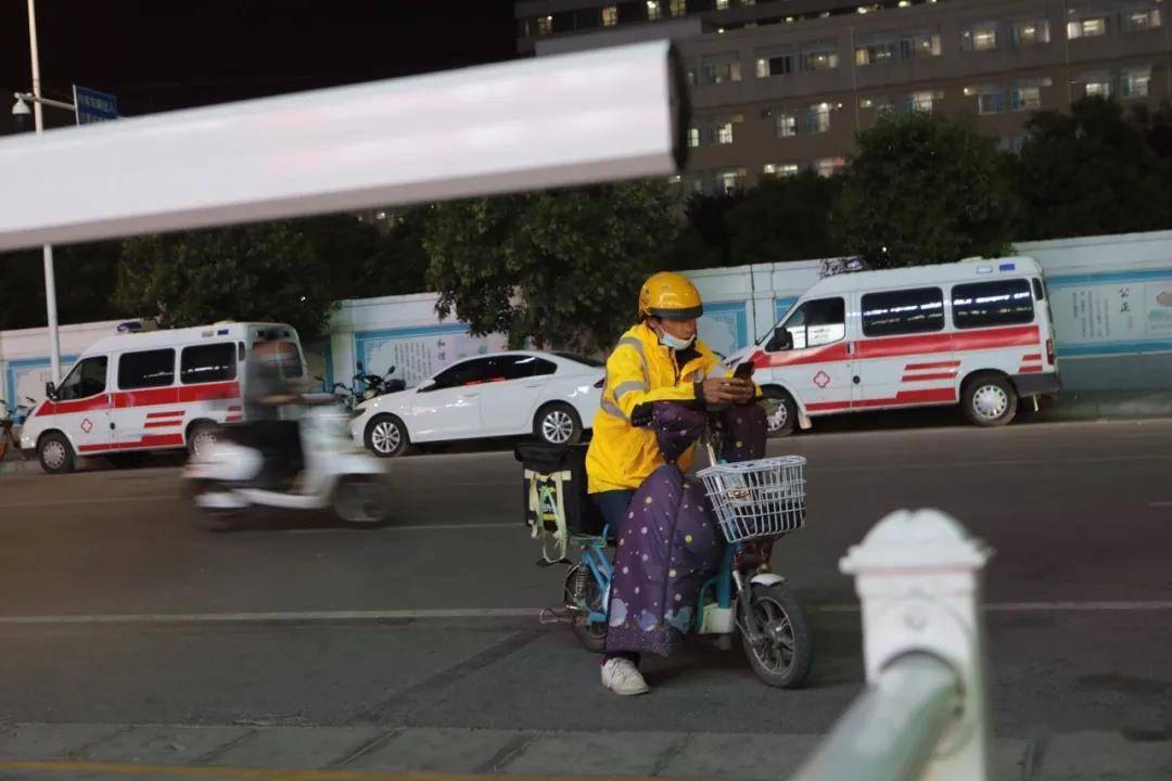 9月4日|儿子多一份救命钱一拍 | 和时间赛跑的骑手父亲：多送一份餐