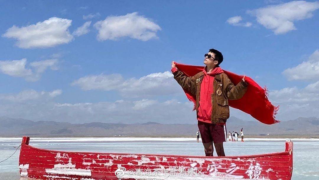 同款拍照姿势 8d66fcb6cf504b698b3f81f74e6c1b92.jpeg