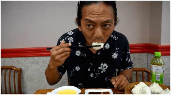 本局|红星资本局|博主抱怨难吃还贵，狗不理要求道歉并报警 其门店销售额占比正逐年下滑