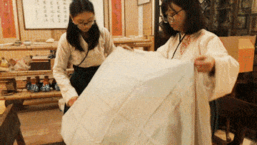 传统|着汉服一秒“穿越” 古风中秋别有意境