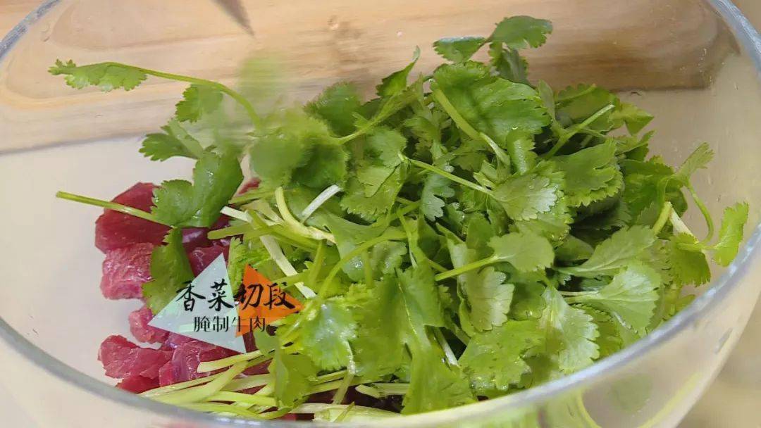 大蒜|餐馆美味轻松搬回家！牛肉又嫩又香的秘诀？只需腌制时多加一步