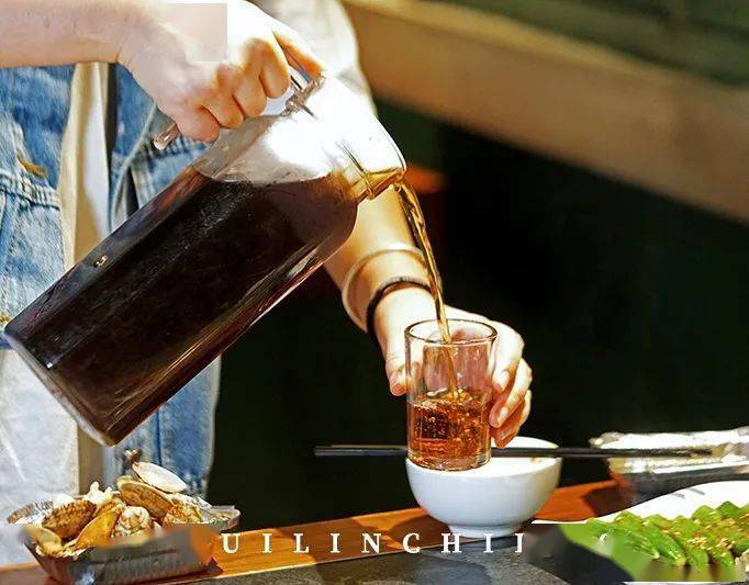 店里|在教室里吃烤肉！6.8折还送肉送饮料！