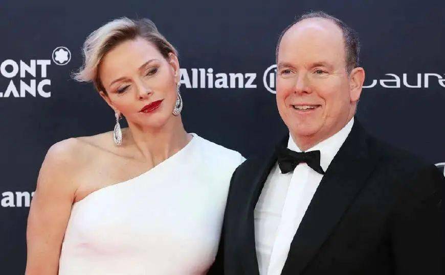 婚纱|巩俐差点当王妃？最终却输给更年轻的她？哭着穿上20000多颗珍珠婚纱…