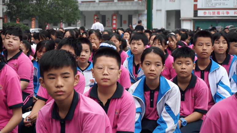 甘将心血化时雨 润出桃花片片红——新化县上梅中学2020年秋季开学