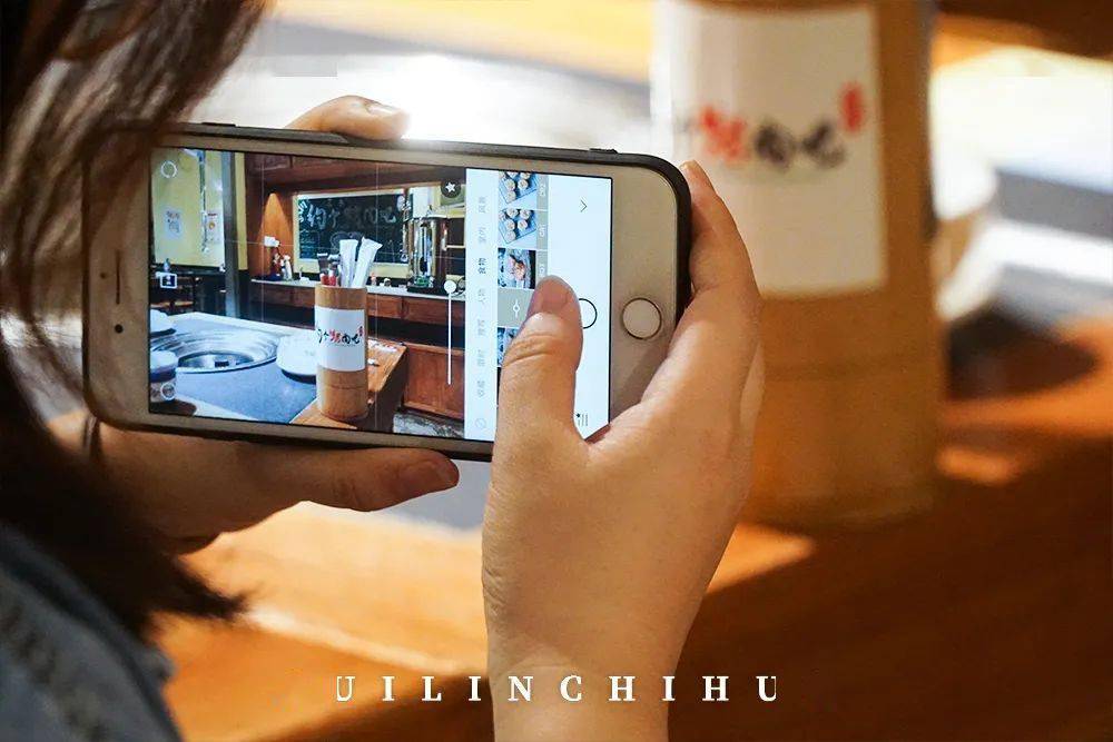 店里|在教室里吃烤肉！6.8折还送肉送饮料！