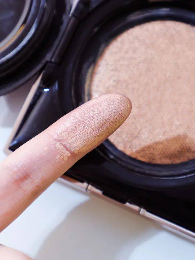 气垫|大赏测评 | 美妆三大头竞相争宠，YSL这是要上天啊！