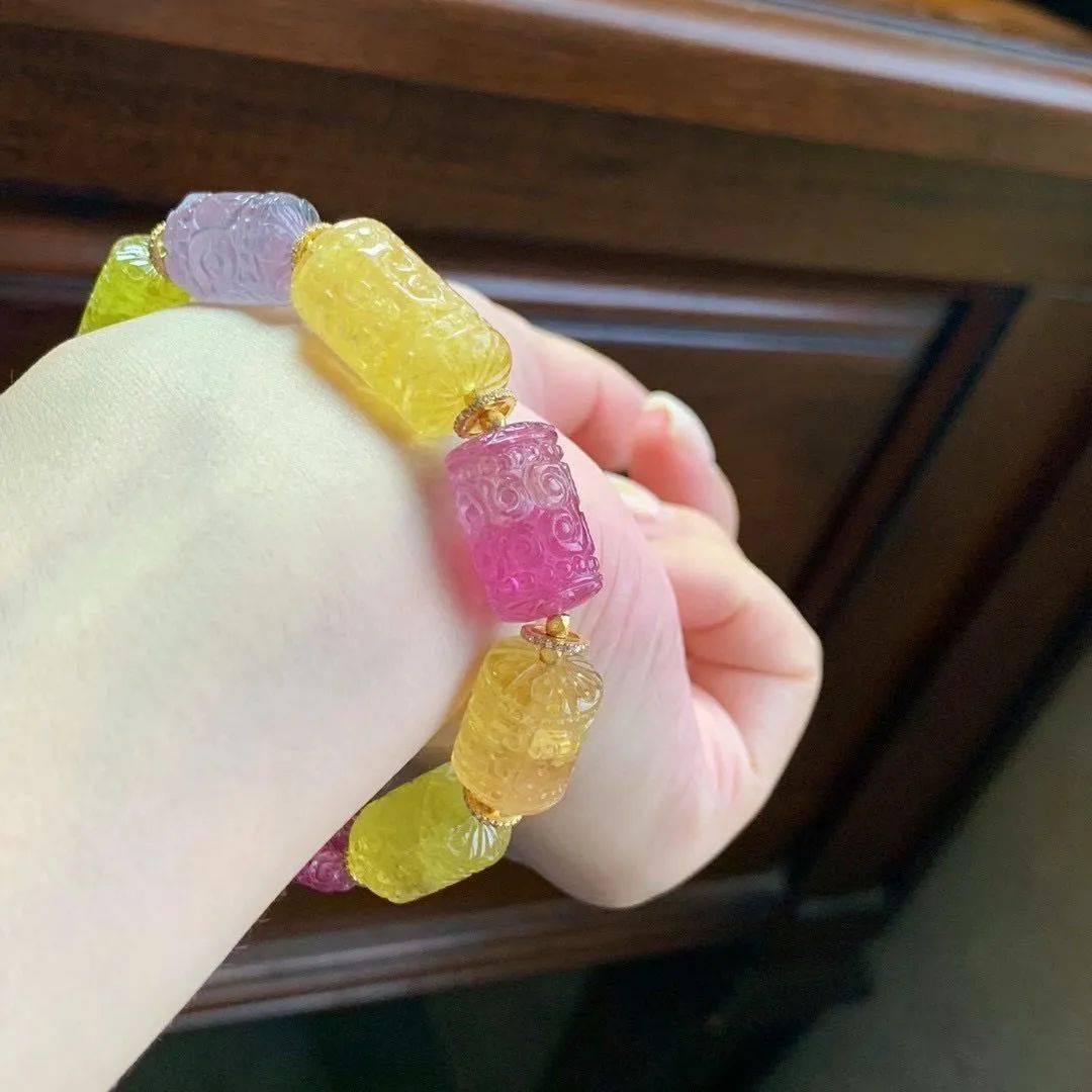 区别|女人戴珠宝和戴黄金首饰有什么区别？