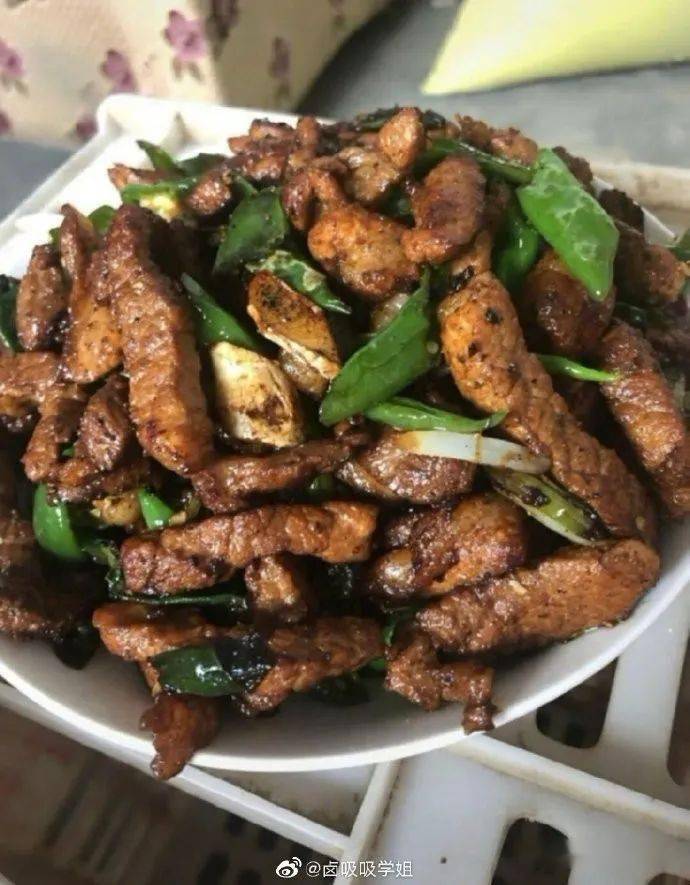 炒回锅肉用什么配菜比较好 ccfbbb18bdf7493999bfbab62dc83824.jpeg