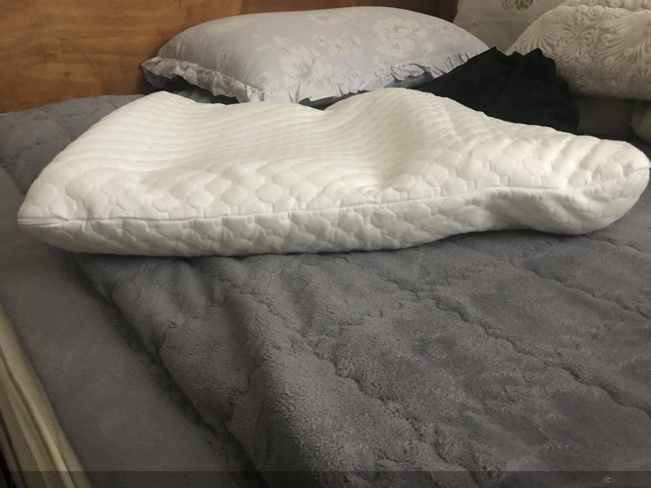 百合|“0压”枕头变形不回弹梦百合遭遇质量投诉