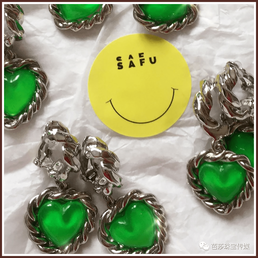 宝石|看完宋妍霏的小红书，就想马上去扒她的首饰盒！