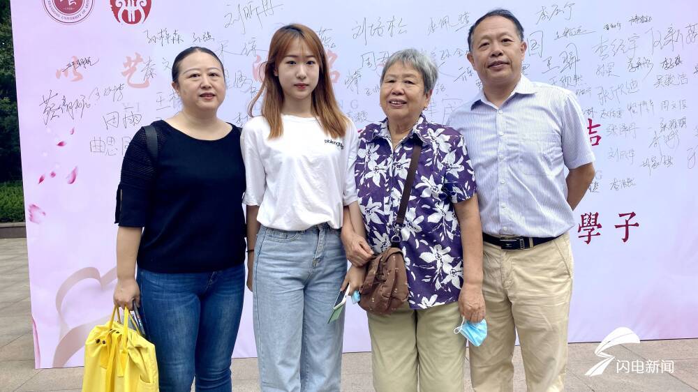 新生|组图丨山东艺术学院新生开学，一大波高颜值的萌新来啦