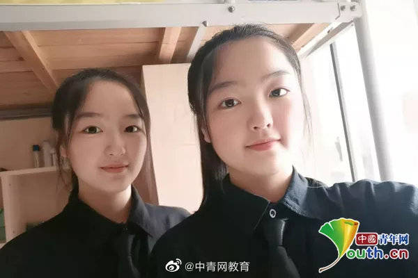 姐妹|双胞胎姐妹考上同所大学同一专业，还住同寝室！