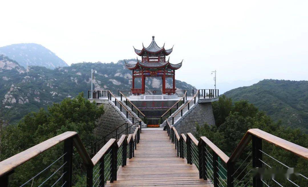 云蒙山景区位于北京市东北部, 是北京市著名的风景名胜区,国家森林