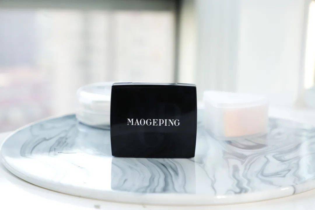 郑瑄茉|BLACKPINK回归造型都是天价？深扒明星化妆师用什么！