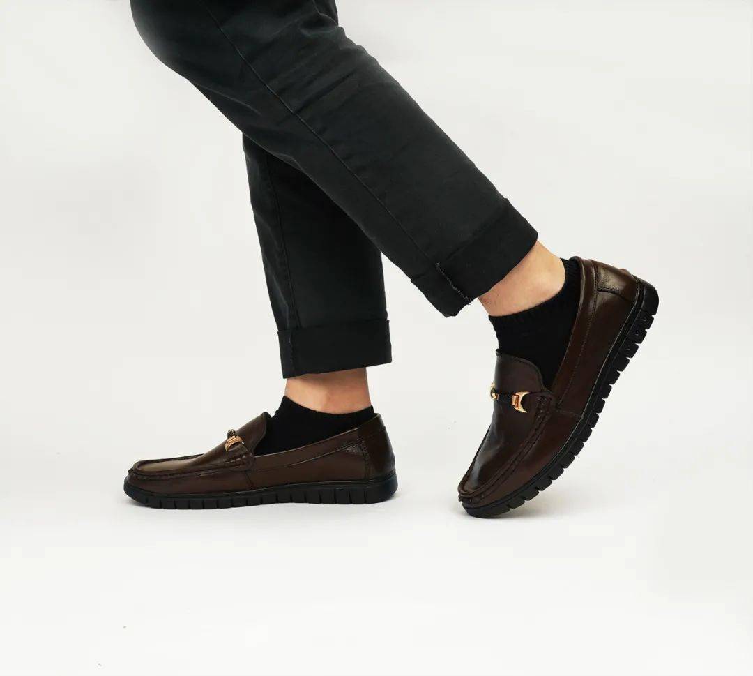 亚洲人|专为亚洲人脚型设计，柔软轻便、不磨脚，一年四季都能穿，百搭潮款穿出你的风格！