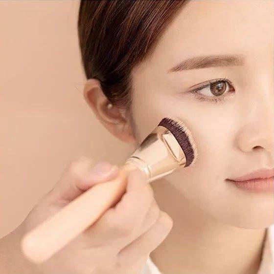 肌肤|水光妆升级版来了,又美又立体的海豚玻璃肌你听过吗?