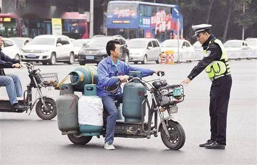 电动汽车电机多少钱一只 464fa81e01504ac089af7e0c1f1b8dda.jpeg