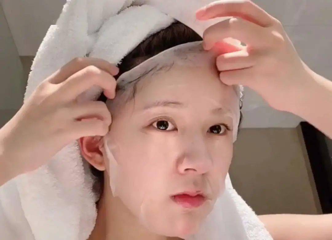 搪瓷|被赵露思的塑料韩语圈粉，但细看她搪瓷肌才更吸睛！