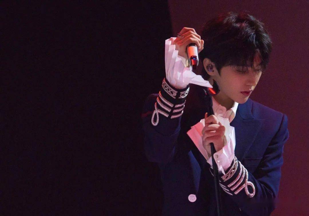 珠宝|打破刻板影响，还有哪些中性风珠宝全明星Pick？