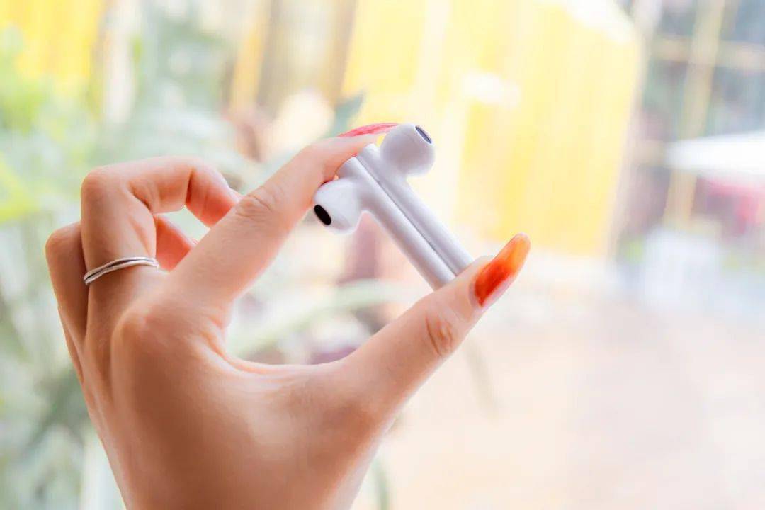 耳机|199 元带来千元体验，小度真无线智能耳机评测