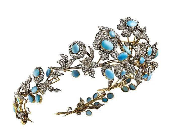 冠冕|RR · TRENDS | 看珠宝界的新晋“网红”如何俘获人心