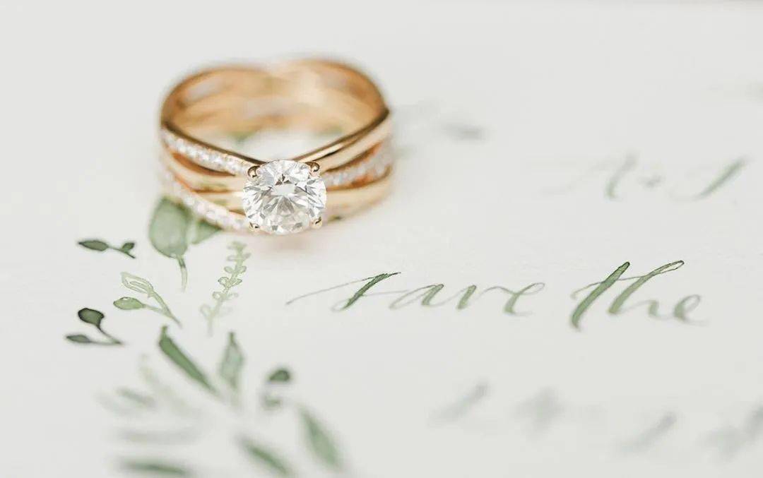 富婆|钻石暴跌，1克拉成白菜价？可为啥这些富婆却越买赚越多……