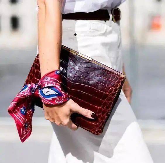 杨采钰|学杨采钰 欧阳娜娜的丝巾百搭法！秒变气质女神…