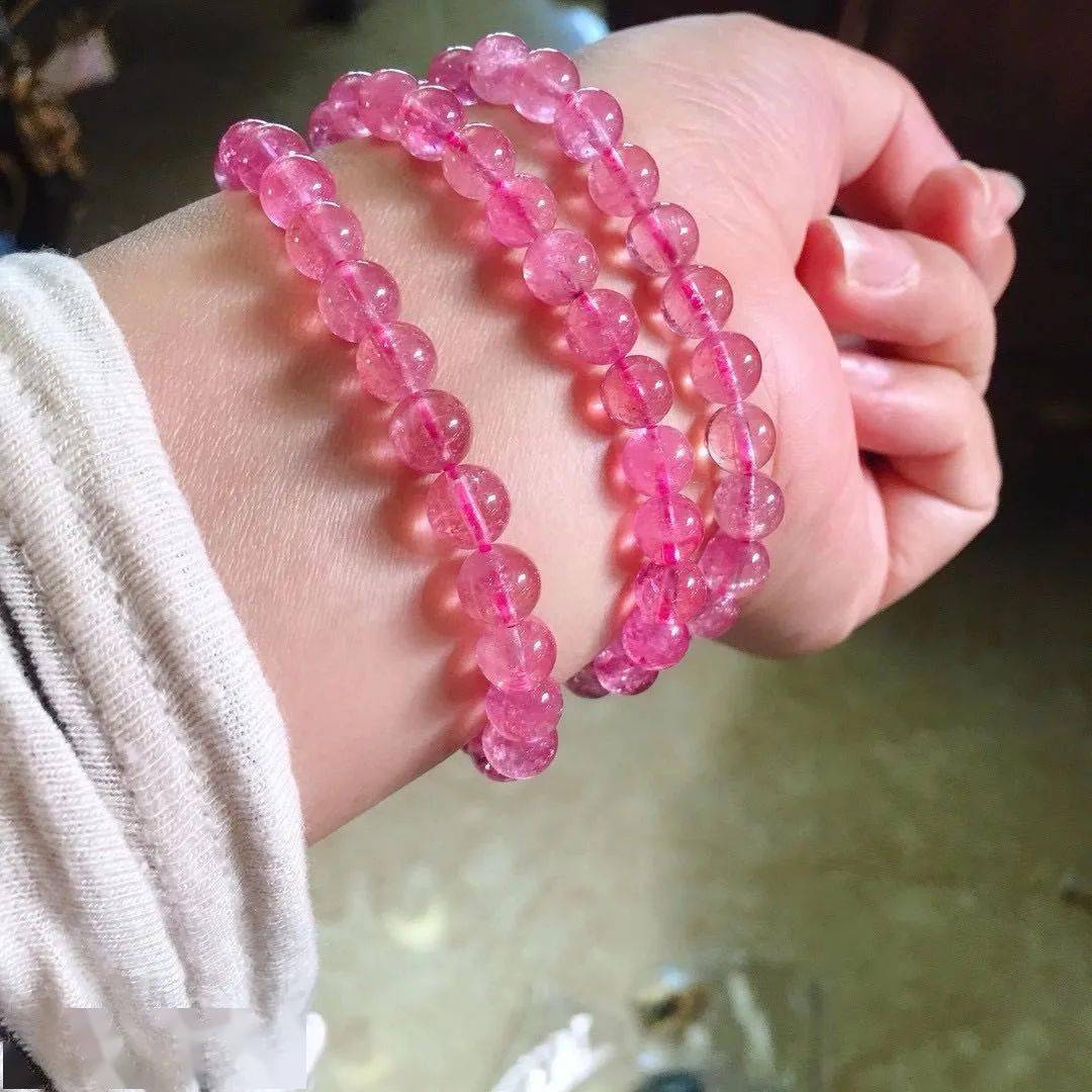 老年人|41岁女子10年时间里和8名老年人结婚 骗走大量珠宝和钱财后悲剧