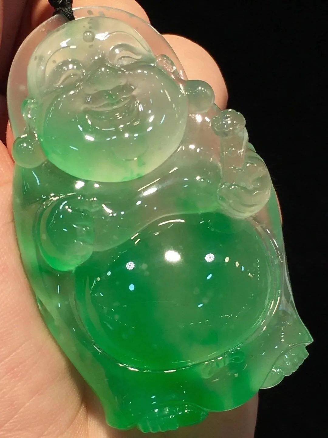 老年人|41岁女子10年时间里和8名老年人结婚 骗走大量珠宝和钱财后悲剧