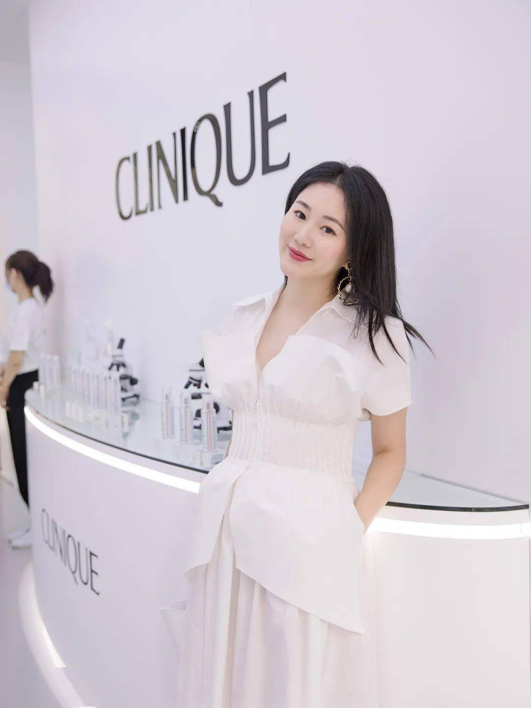 倩碧|在302万人美白片场，我被皮肤真相小黑屋爆击了……