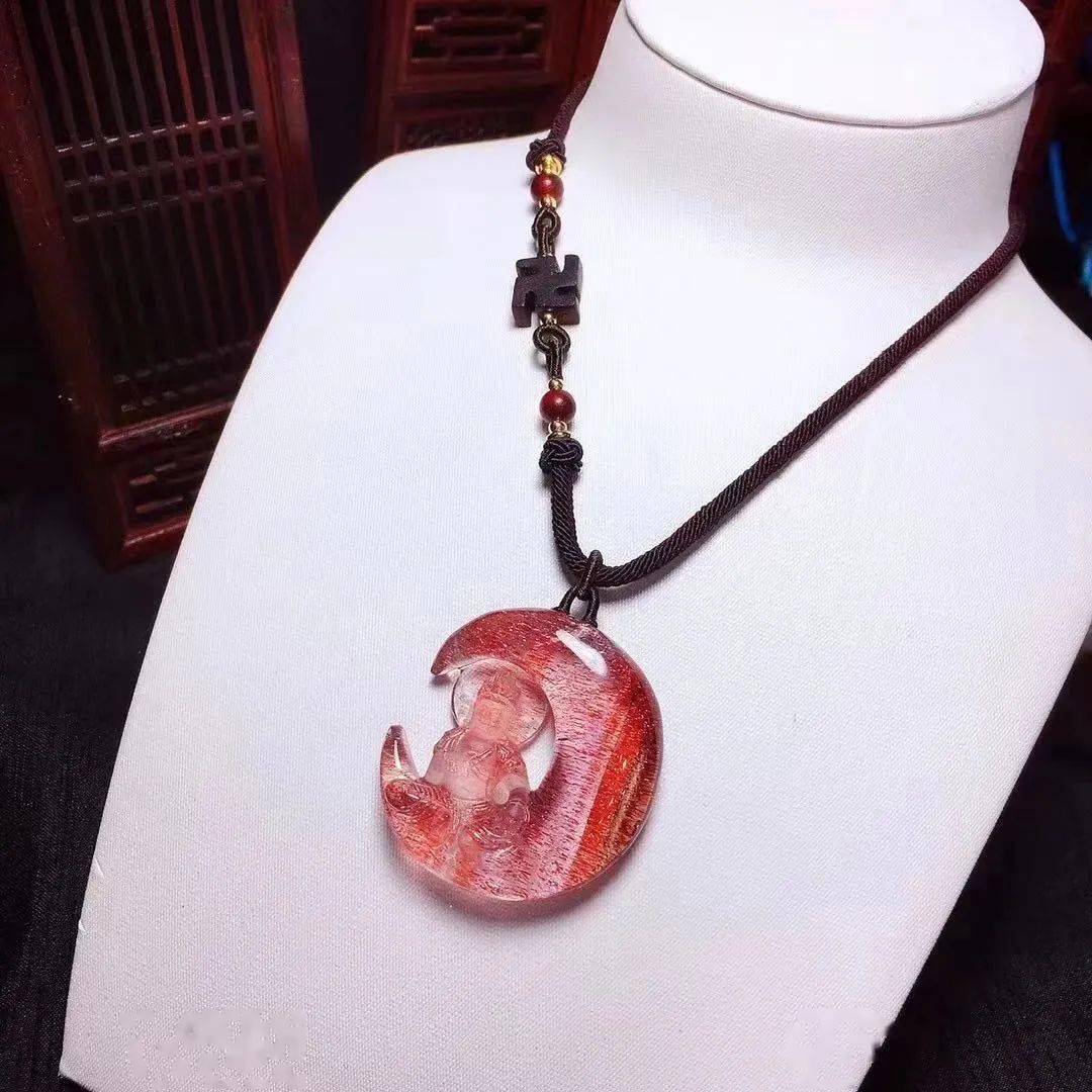 老年人|41岁女子10年时间里和8名老年人结婚 骗走大量珠宝和钱财后悲剧