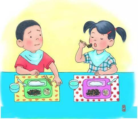 姿势|让宝宝越长越丑，90%的家长还在做这件事！一个喂饭姿势