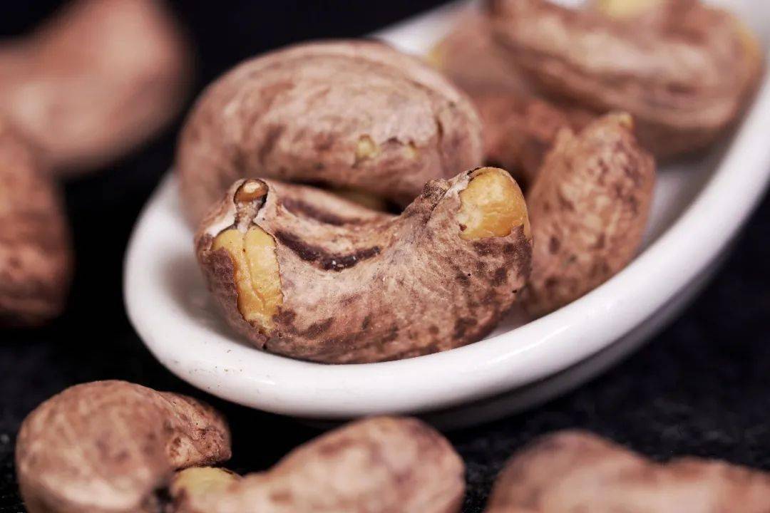 坚果|一定要试试这款【带衣腰果】了！又营养又好吃！平时喜欢吃坚果的股东