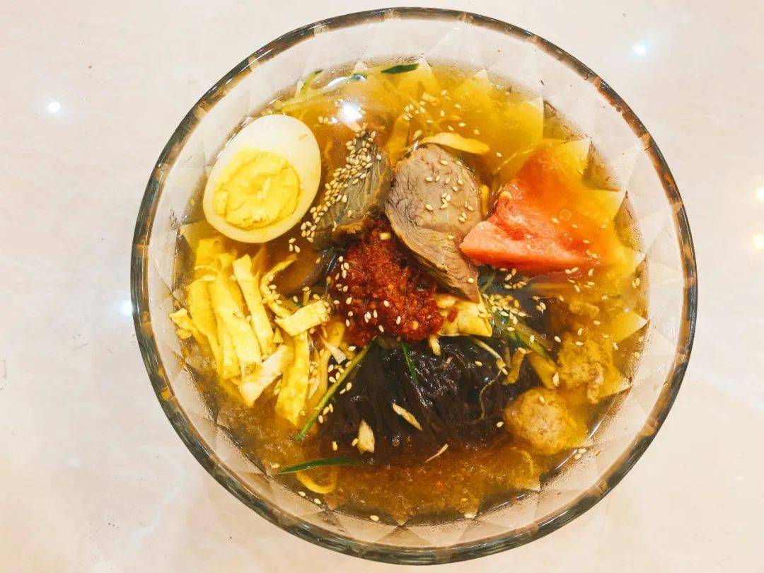 韩缘|69.9元抢！价值150元「韩缘烧烤城」自动烧烤套餐！30荤串+10素串+烧烤伴侣+锡纸金针菇+凉菜+饮品！