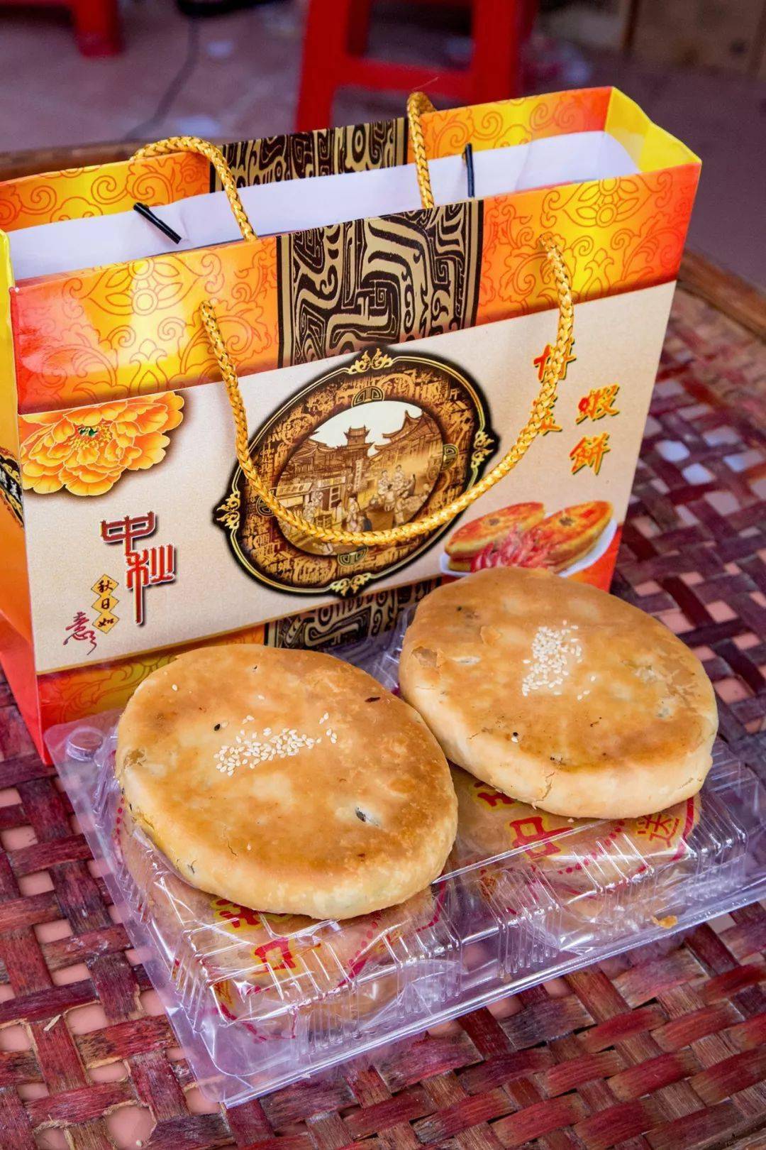 去年早早卖光的虾饼紫菜饼葵潭这家三十多年老字号饼店又开卖啦