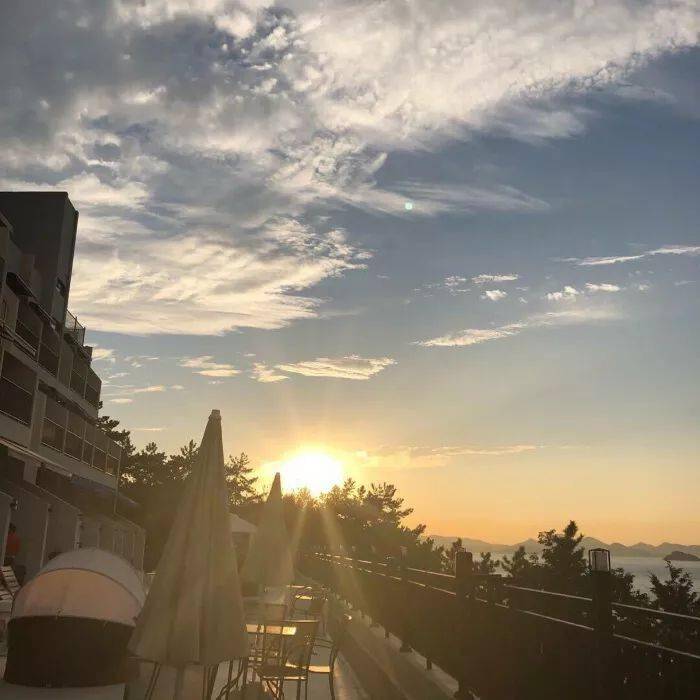 朋友圈背景图_加班