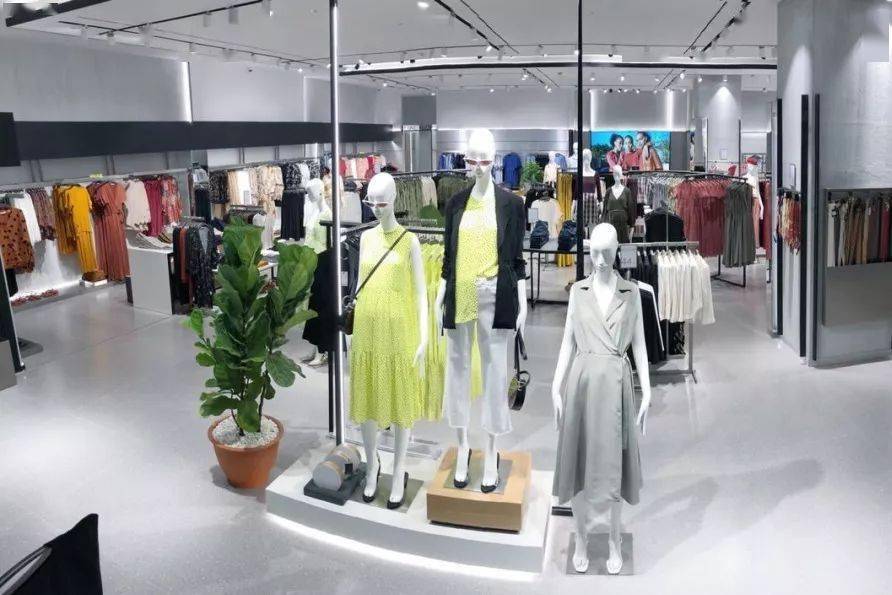 要点|秋冬服装陈列：2个要点+3个区域+8个技巧！