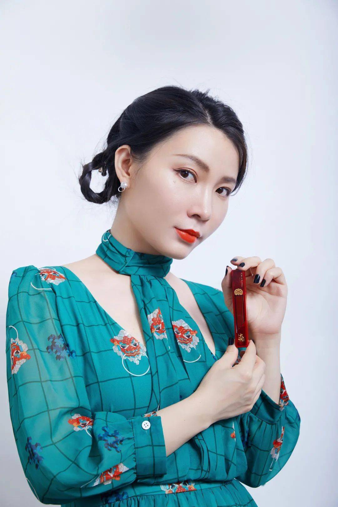 彩妆|2020几十款大牌彩妆新品测评干货来了,仙女们快冲