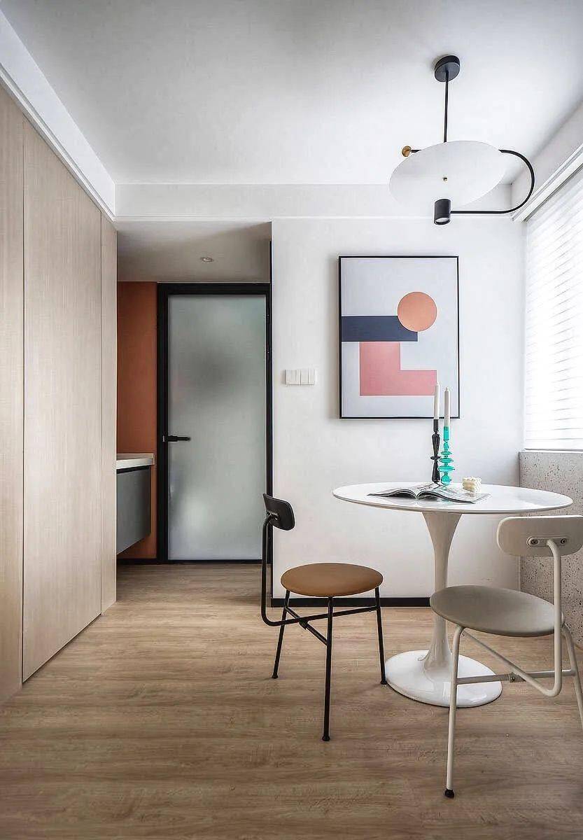 照片|显穷大白墙+网红装饰画=悲剧！