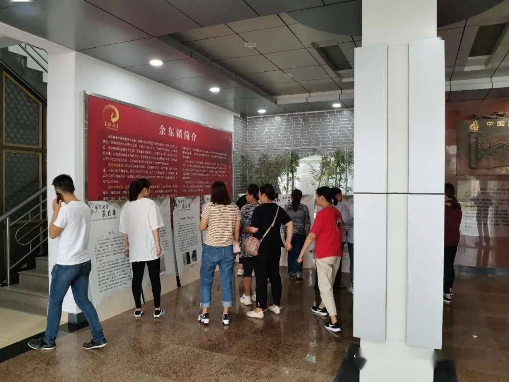 一分快三官方入口：
“中华传统文学经典作品展”在余东镇开展(图2)