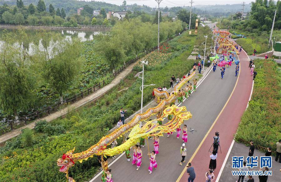 乡村|重庆铜梁：庆丰收 彩龙飞舞奔小康