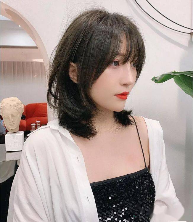 “ayx官方网站”
2020最新盛行“不长不短”发型(图17) “ayx官方网站”
2020最新盛行“不长不短”发型(图17)