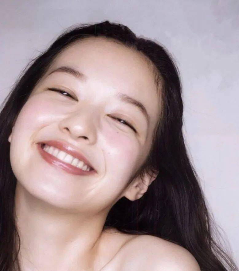 化妆|现在的“换头化妆术”,为啥总能吊打整容+修图?