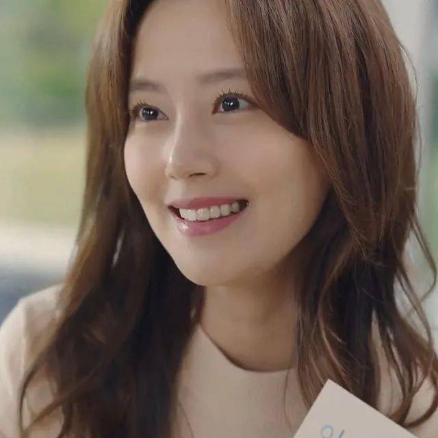 水润|《恶之花》李准基变身韩版“张东升”，女主发光美貌全靠“妆”？