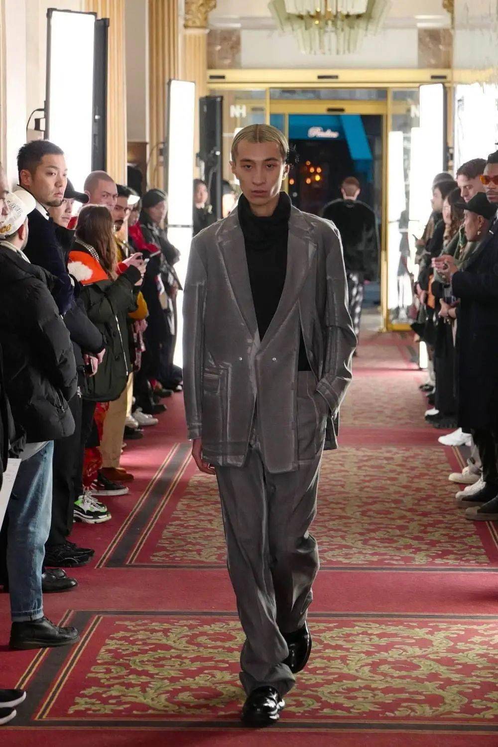 日本|承袭于三宅一生的精致街头雅痞，这个小众日本品牌有点东西