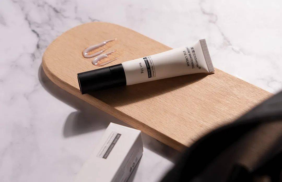 黑眼圈|实名推荐这款国货眼霜,99元去掉20年的熊猫眼,还不长脂肪粒!