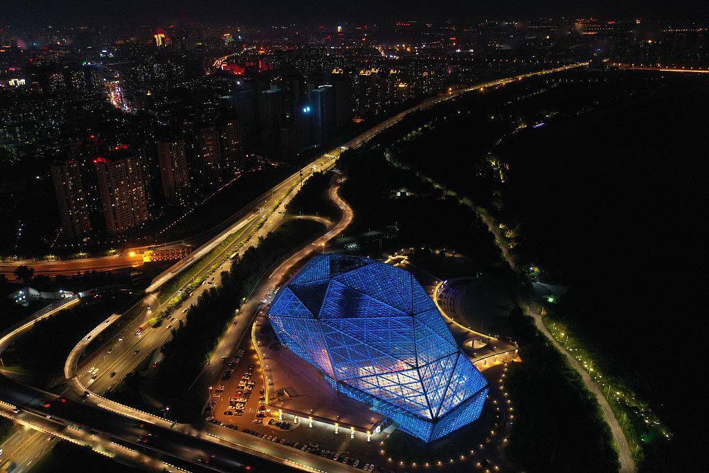 辽宁沈阳航拍城市夜景高空俯瞰壮观璀璨